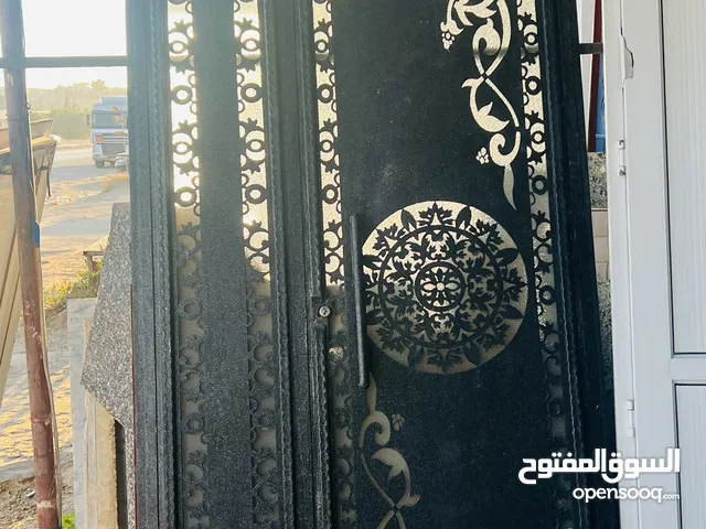 باب حديد الله يبارك في النضافه كنه جديد