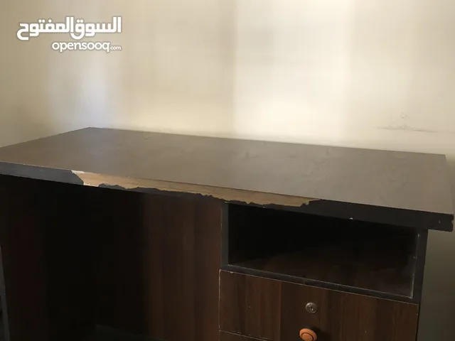 طاولة دراسة