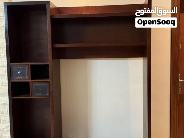 طاولة تلفزيون مع ملحقاتها ((خصم 25٪ بمناسبة عيد الأضحى))