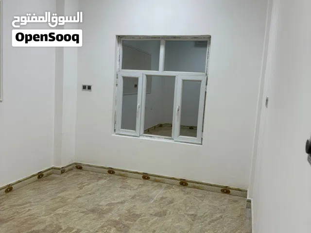 شقة مكتبية للإيجار الجنينة على الشارع العام