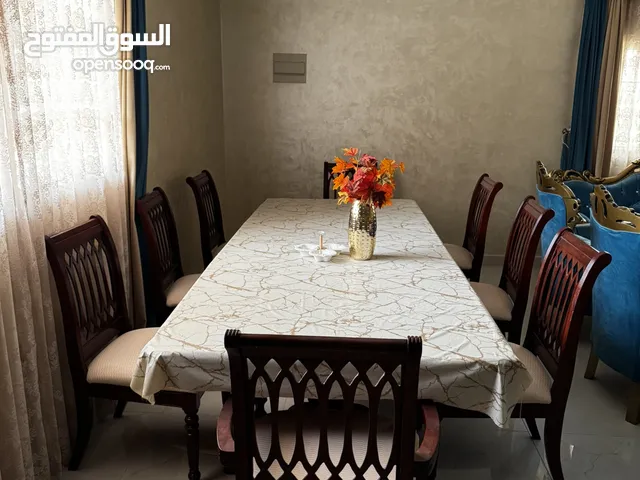 طاولة طعام 8 اشخاص  Dining table for 8 people