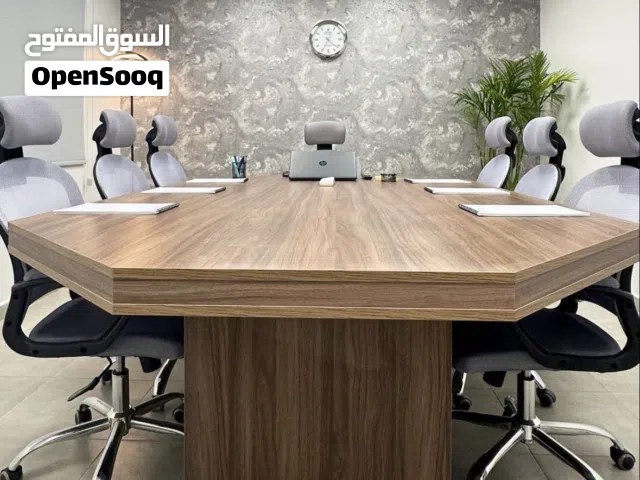 طاولة اجتماعات و كراسي مدير