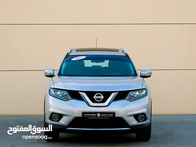 نيسان إكس تريل 2015 خليجي فور ويل 4X4 SV بحالة ممتازة من الداخل والخارج