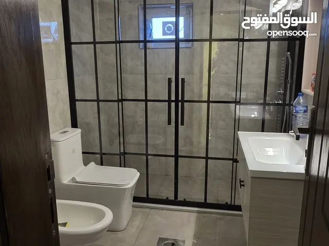 شقه فاخره للبيع