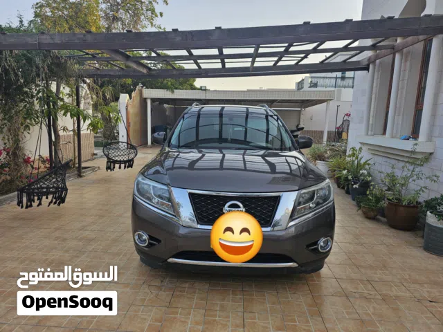 نيسان باثفنرد للبيع وكالة سلطنة عمان موديل 2017 ولاية السيب