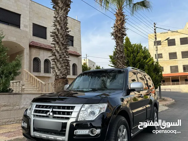 ميتسوبيشي باجيرو موديل 2015 وارد الشركة أعلى صنف بحالة ممتازة جداً للبيع