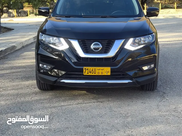 Nissan Rogue 2018 in Dhofar