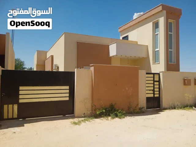 1801 m2 4 Bedrooms Townhouse for Sale in Tripoli Tajura