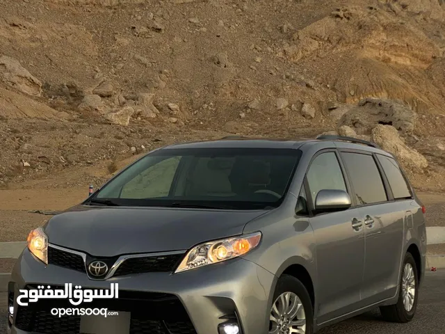 Used Toyota Sienna in Al Ain