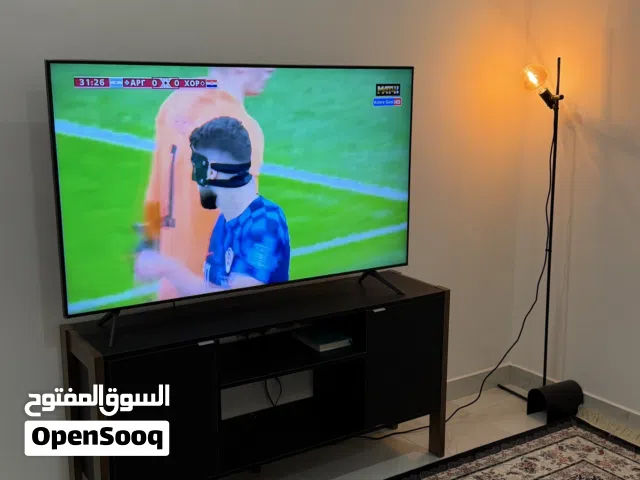 اثاث غرفه نوم سرير+كوميدينا +تلفزيون سامسونج 55 بوصه +اضاءه تلفيزيون+طاوله للصاله +كنبه لشخصين