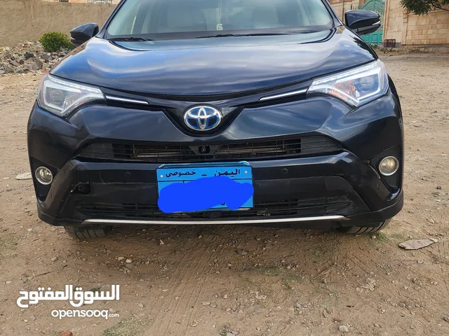 Used Toyota RAV 4 in Sana'a