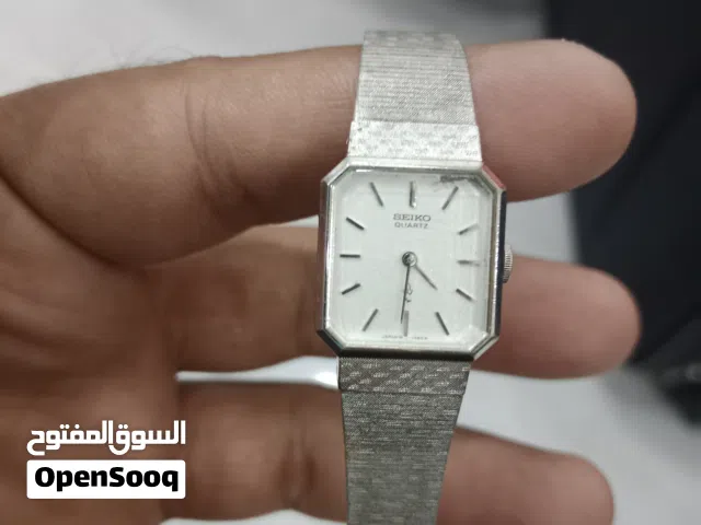 For sale nice watch for girl working very very well this watch for branded 100% original