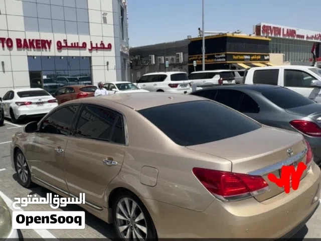2011 تويوتا افالون Limited