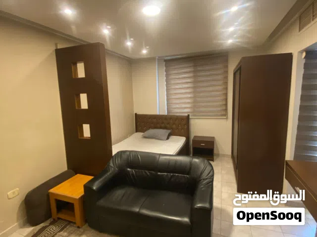 استيديو مميز مفروش بمنطقة الجاردنز بالقرب من جميع الخدمات وبسعر مناسب