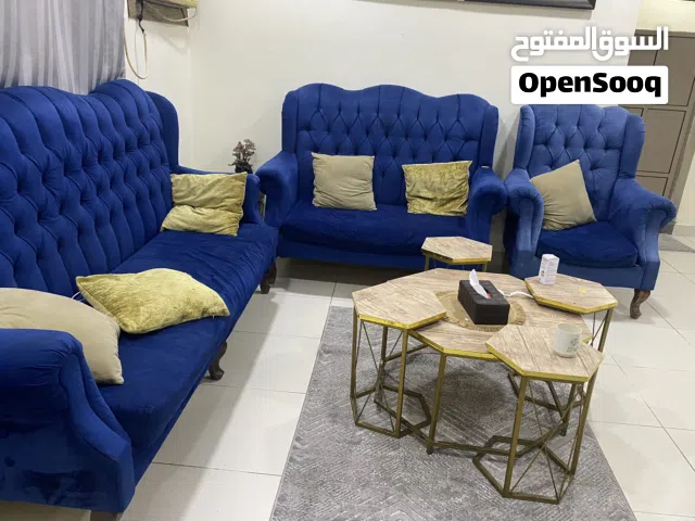طقم جلوس وطاولات