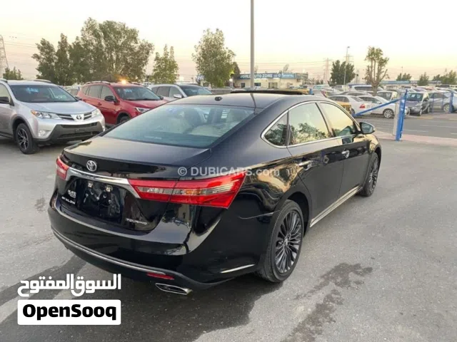 2016 تويوتا افالون Limited