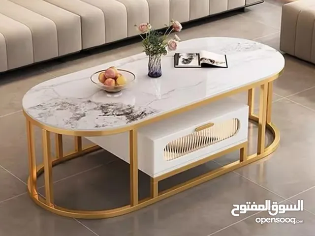 طاولة وسط مودرن فخمة    سطح خشب ماربل فاخر باللون الأبيض مع عروق رمادية أنيقة  قاعدة معدنية