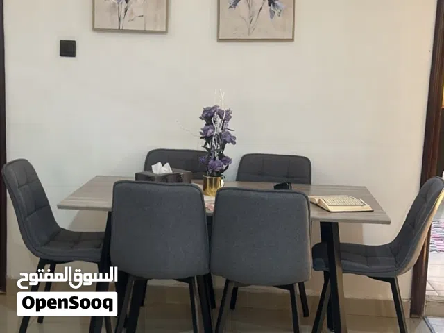 طاولة طعام