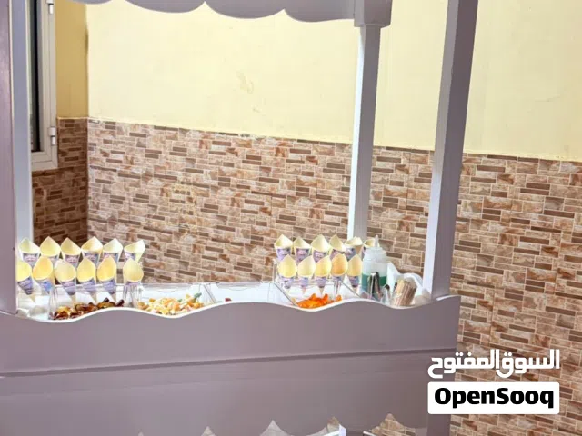عربة خشبيه مناسبة للبزنس
