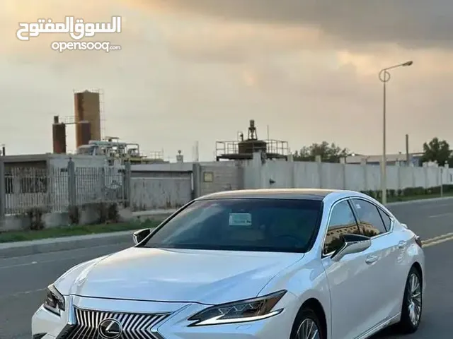 Used Lexus ES in Dammam