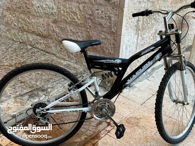 بسكليت للبيع جنط 26 غيارات امامي خلفي بركات امامي خلفي سنوبرس امامي خلفي البسكليت شبه جديد مع حماله.