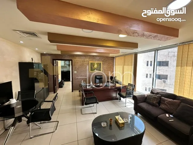 مكتب طابق رابع بواجهات امامية مميزة للبيع في المدينة المنورة ، بمساحة مكتب 225م