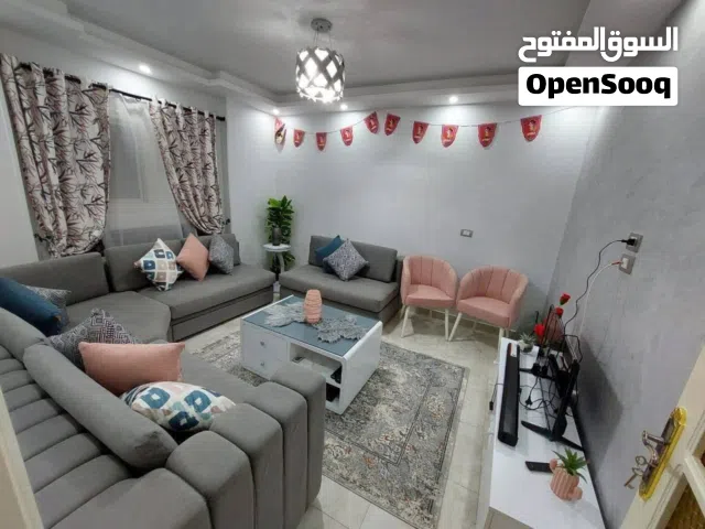 ركنه حرف u و كرسين
