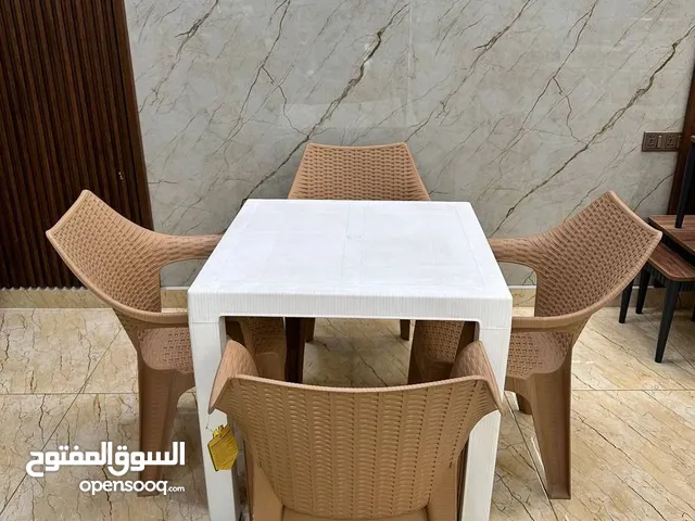 تم وصول ميز طعام بلاستك 4 كرسي بألوان مختل
