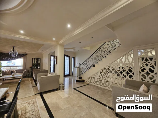 توين فيلا للبيع مرتفعات بوشر المنى من المالك مباشرة.