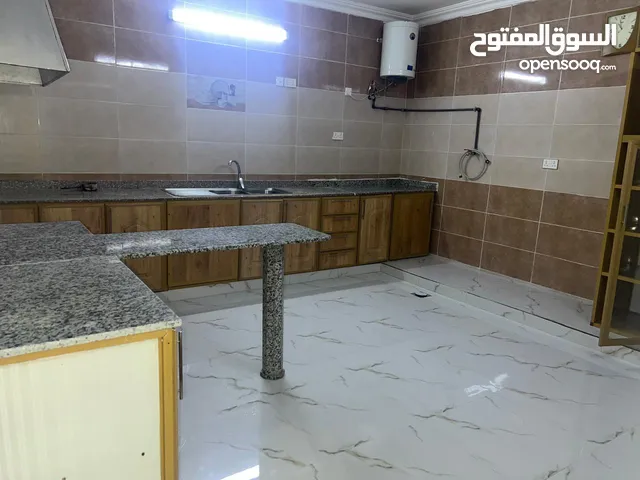 160 m2 3 Bedrooms Townhouse for Rent in Muscat Al Maabilah