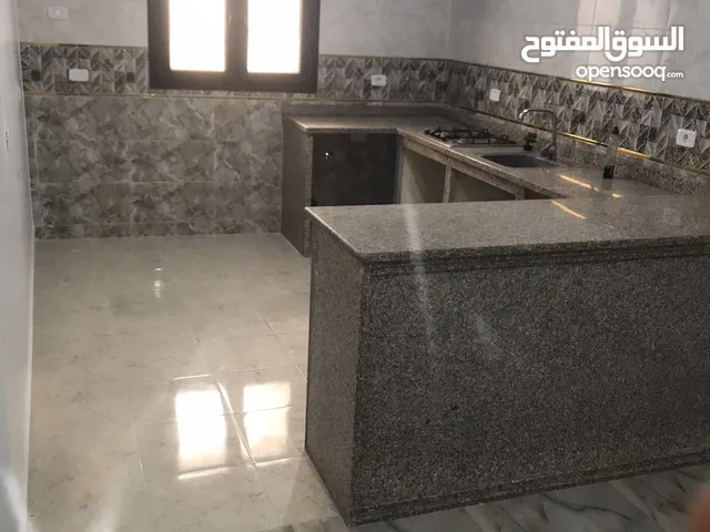 175 m2 4 Bedrooms Apartments for Sale in Tripoli Al-Hadba Al-Khadra