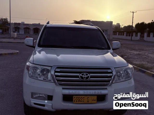 2011 تويوتا لاند كروزر VXR