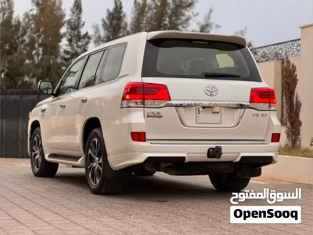New Toyota Land Cruiser in Al Khums
