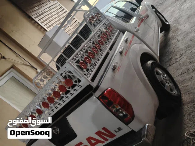 للبيع بيكاب نيفار 2009