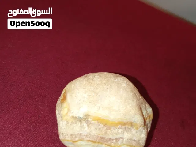 احجار جميلة