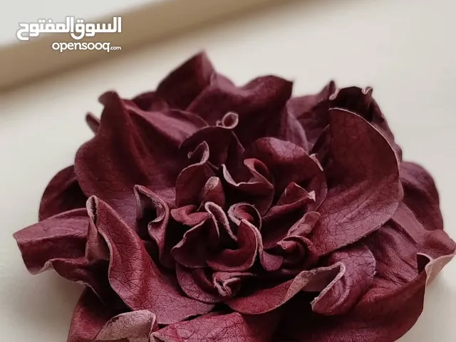 leather brooch بروش مصنوع من الجلد الطبيعي