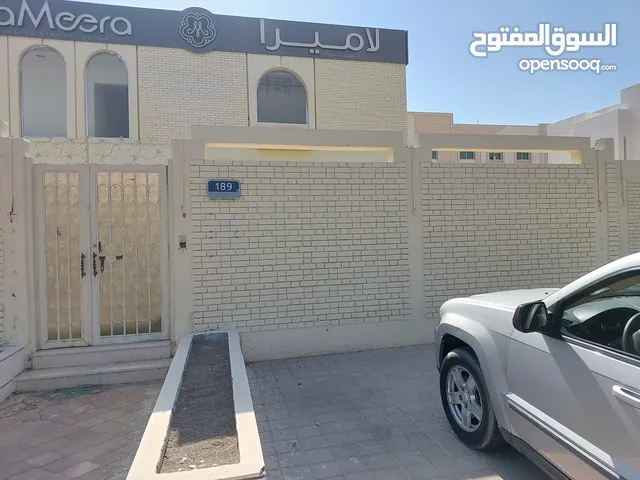 فيلا طابقين للايجار