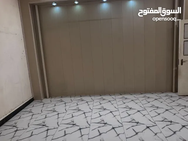 مشتمل ارضي للايجار منفصل مساحة 70 م يحتوي على غرفة واستقبال ومطبخ وصحيات ايجاره 500 قفل