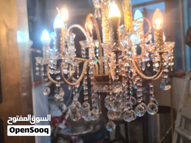 ثريتين كريستال حجم كبير بحالة ممتازة ، كل ثرية 14 لمبة ((بلحة)) قطر كل ثرية 60 سم