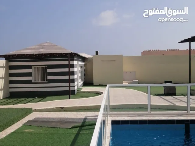 شاليهه للبيع قرب فندق آتانا والحديقة العآمة بالاشـــــخرة