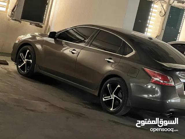 Used Nissan Altima in Ajman