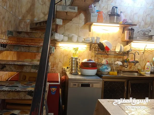 للبيع بيت طابقين في حي الأمين