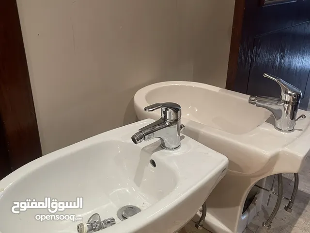 بيديه مستعمل مرتين او ثلاث مع بطاريتهم duravit