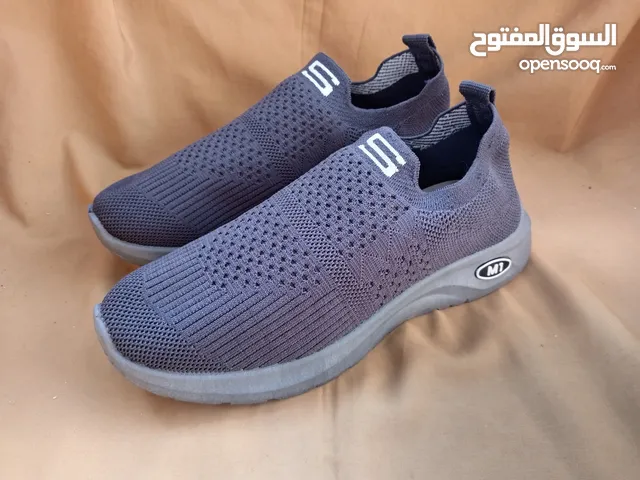 سكيتشر جديد مريح و مضاد للإنزلاق