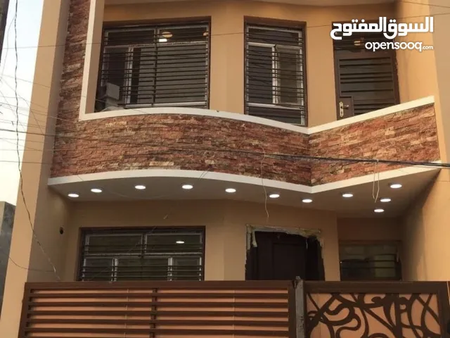دار للبيع في حي الحسين
