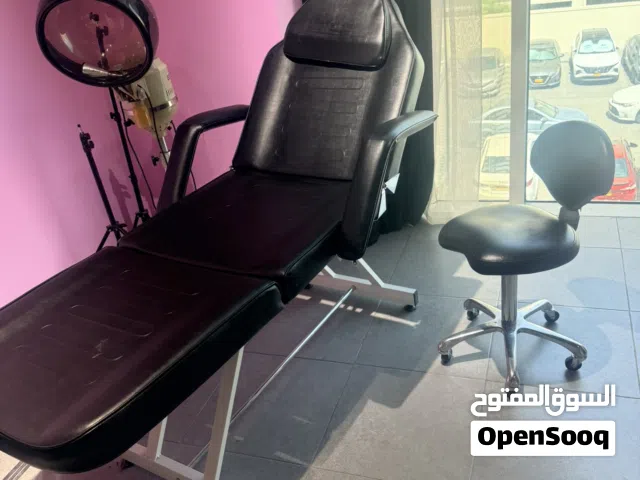 Salon furniture for sell 50% discount   بيع أثاث ومعدات الصالون بخصم 50٪
