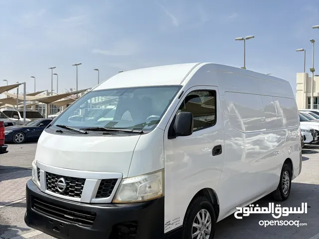 NISSAN URVAN VAN model 2015 GCC 220000km