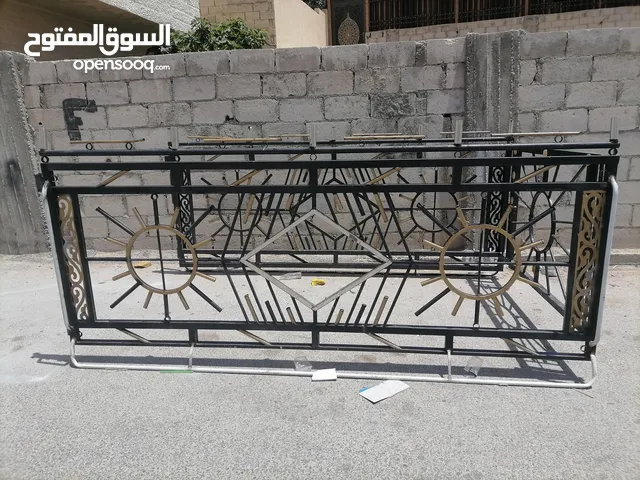 صندوق بيكم قفص بكم حديد دهان أسود ذهبي بينغو كبينه وربع مثل ما موضح بالصورة