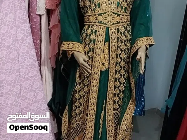 شروة فساتين سهره للبيع بسعر ممتاز