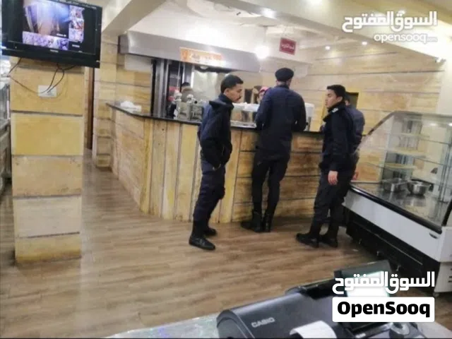 طابق ارضي من مجمع تجاري